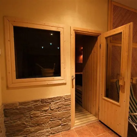 Garda Apartman7 شقة *